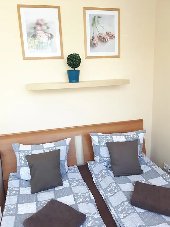 Slowicza Hotel Warschau 0*,